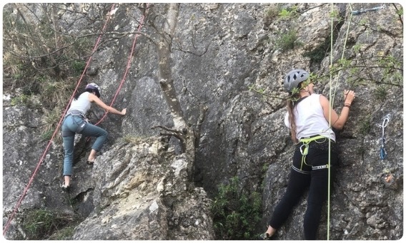 Due climber su roccia